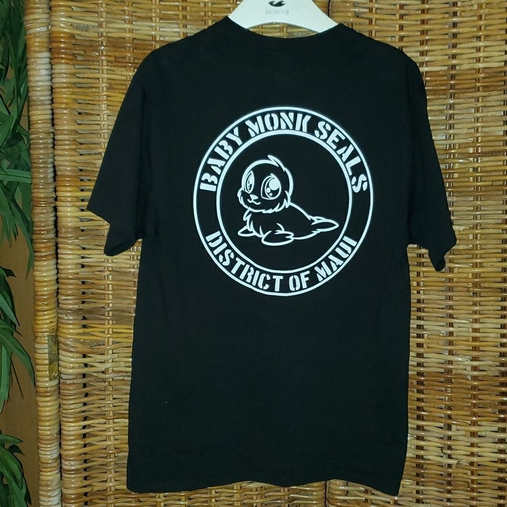 Baby Monk Seals District of Maui T Shirt L